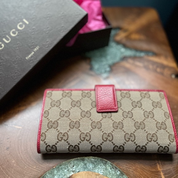 Authentic Gucci Wallet - Picture 3 of 6